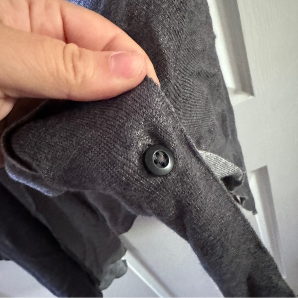 Lululemon Wrap with Buttons to create a cardigan. - Picture 4 of 8